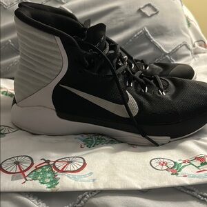 Nike Prime Hype DF Women’s 8 Basketball shoes